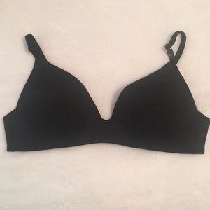 Victoria’s Secret wireless bra 34B